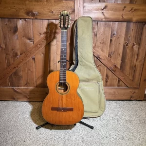 yamaha 1960s japan made by nippon gakki classical parlor vintage guitar